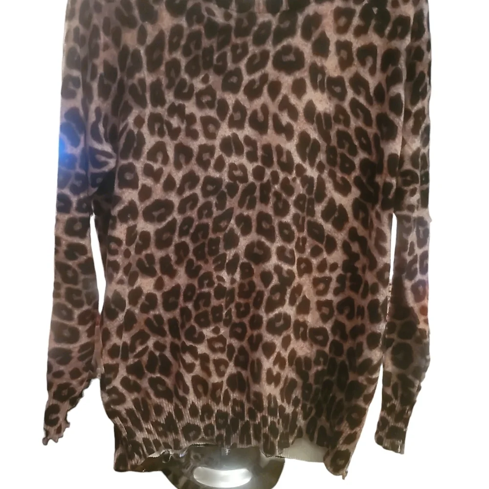 Torrid Leopard Long Sleeve Raglan Sweatshirt Size 1/14 - Picture 2 of 8